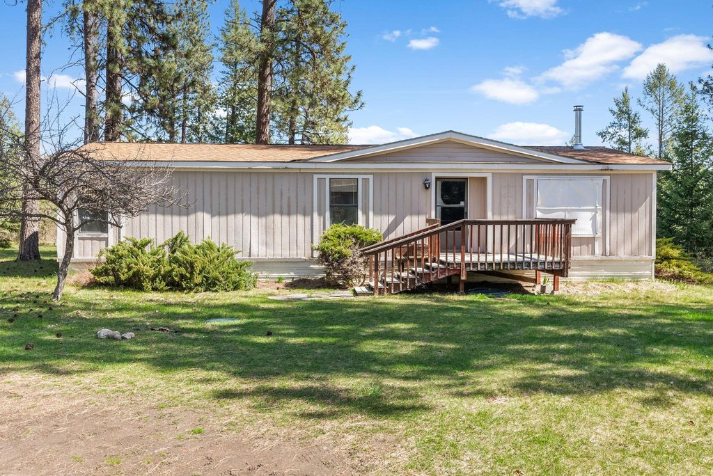 Photo of 27220 N Milan Rd, Chattaroy, WA 99003 (MLS # 202616175)