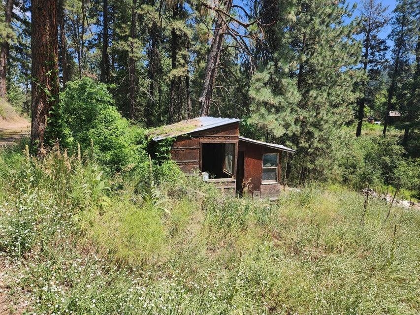 Photo 16 of 16 of 927 Vanasse Rd house