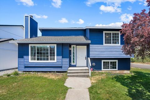 Photo of 4129 E 32nd Ave, Spokane, WA 99223 (MLS # 202527461)