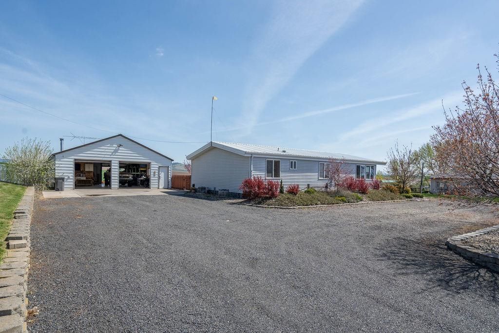 Photo of 810 N 1st St, Garfield, WA 99103 (MLS # 202616356)
