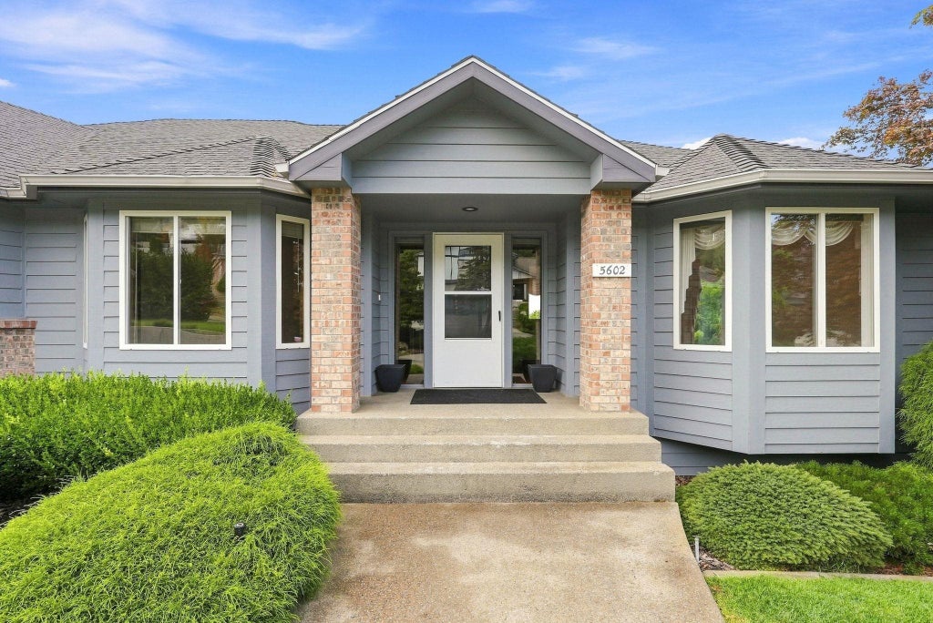Photo of 5602 S Glendora Dr, Spokane, WA 99223 (MLS # 202624083)