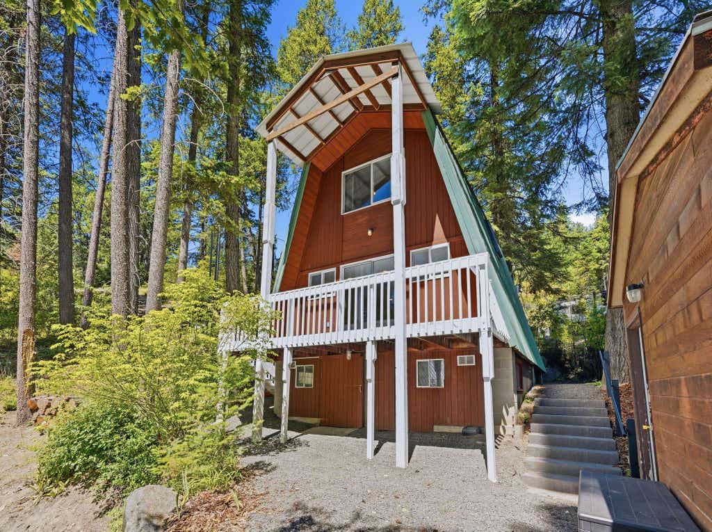 Photo of 4053 Hanleys Hvn Rd, Loon Lake, WA 99148 (MLS # 202620884)