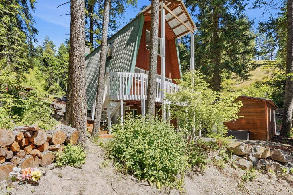 Photo of 4053 Hanleys Hvn Rd, Loon Lake, WA 99148 (MLS # 202620884)