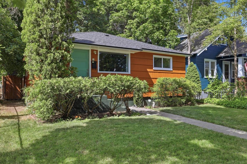 Photo of 2730 W Gardner Ave, Spokane, WA 99201 (MLS # 202619736)