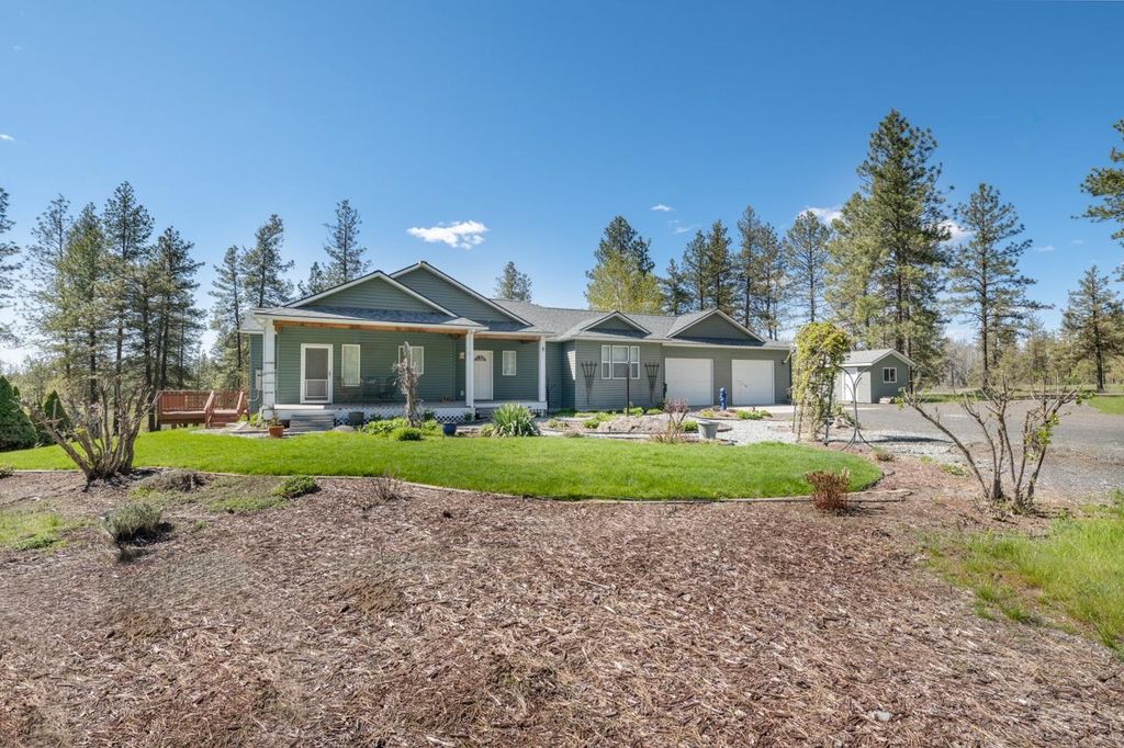 Photo of 11320 S Stangland Rd, Medical Lake, WA 99022 (MLS # 202616219)