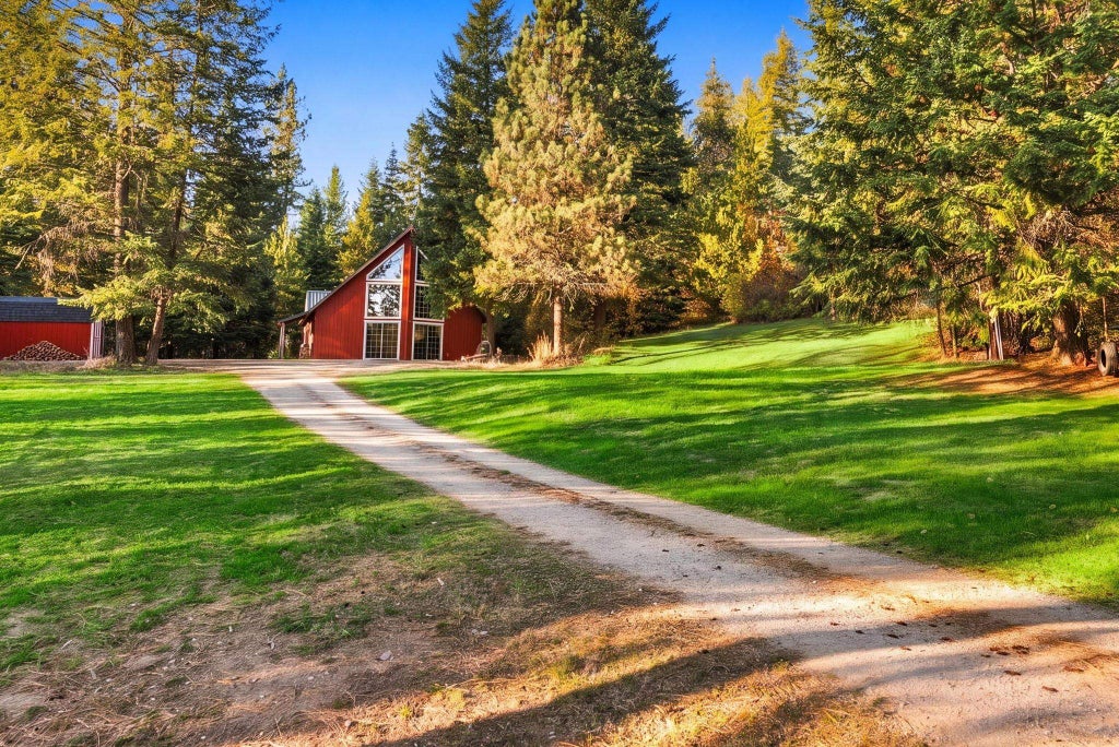 Photo of 4383A Gardenspot Rd, Clayton, WA 99110 (MLS # 202626066)