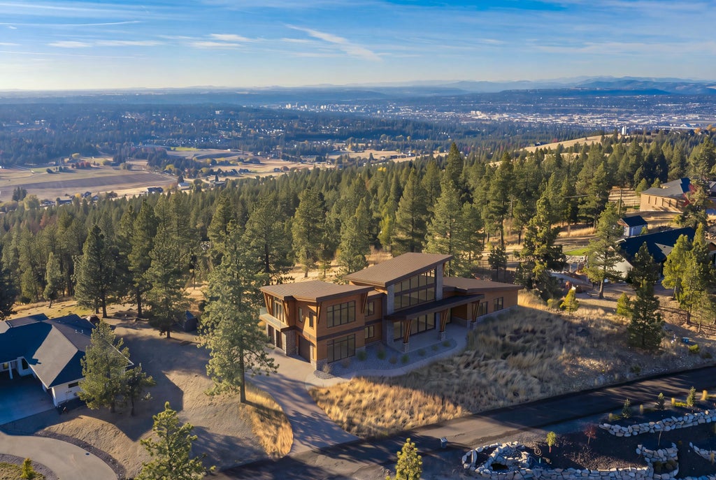 Photo of 4212 S Ghering Ln, Spokane, WA 99223 (MLS # 202625887)
