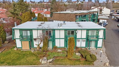 Photo of 2121 E Upriver Dr, Spokane, WA 99207 (MLS # 202613208)