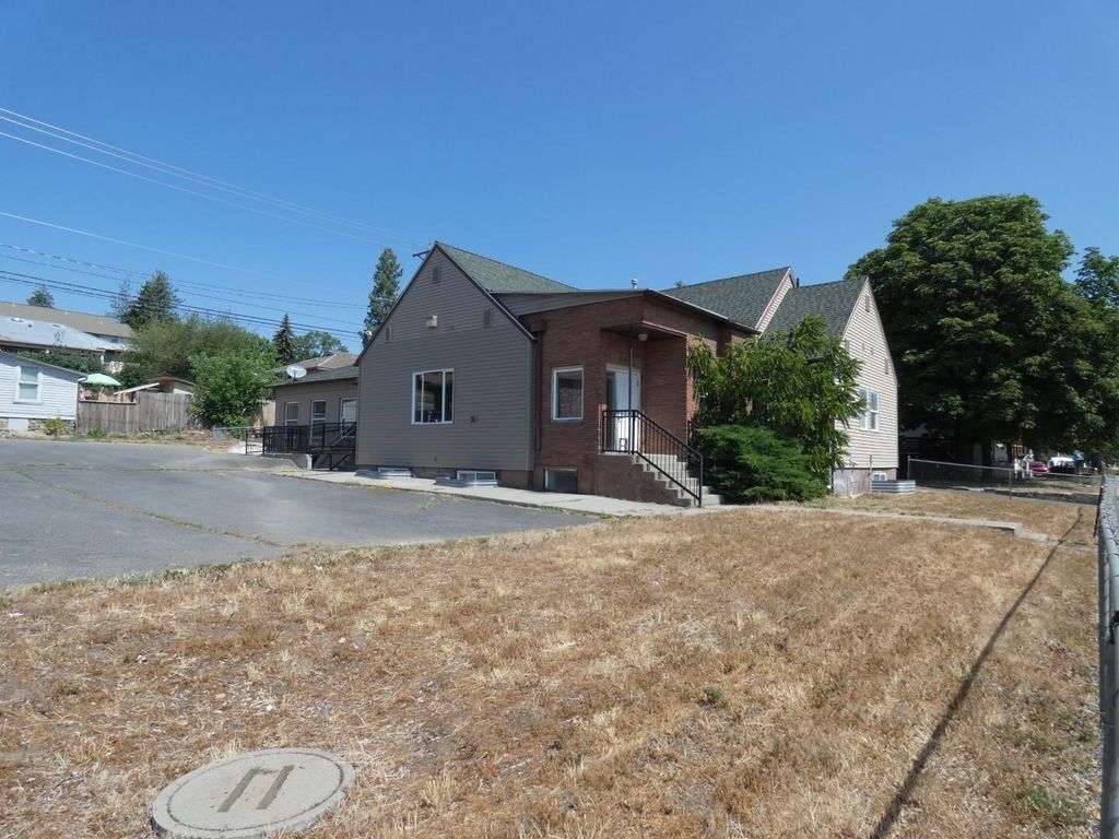 Photo of 706 2nd St, Cheney, WA 99004 (MLS # 202616001)