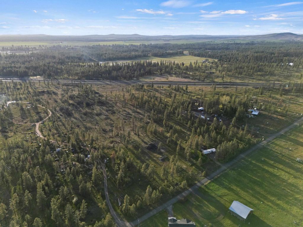 Photo of 17212 S Brooks Rd, Cheney, WA 99004 (MLS # 202615822)