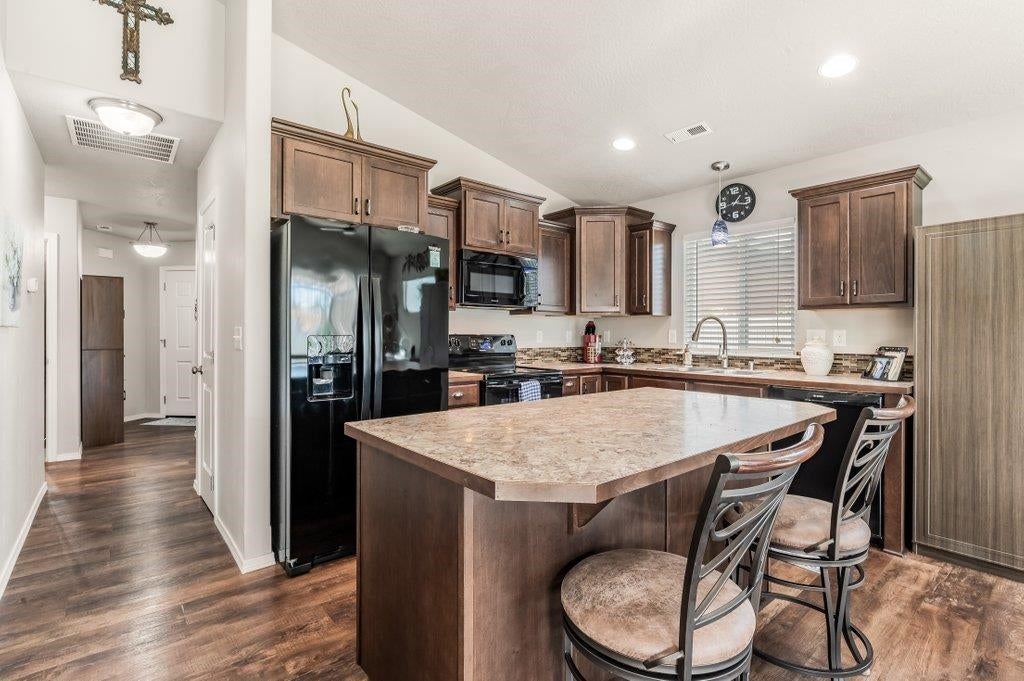 Photo of 17016 E Nora Ave, Spokane Valley, WA 99016 (MLS # 202625514)