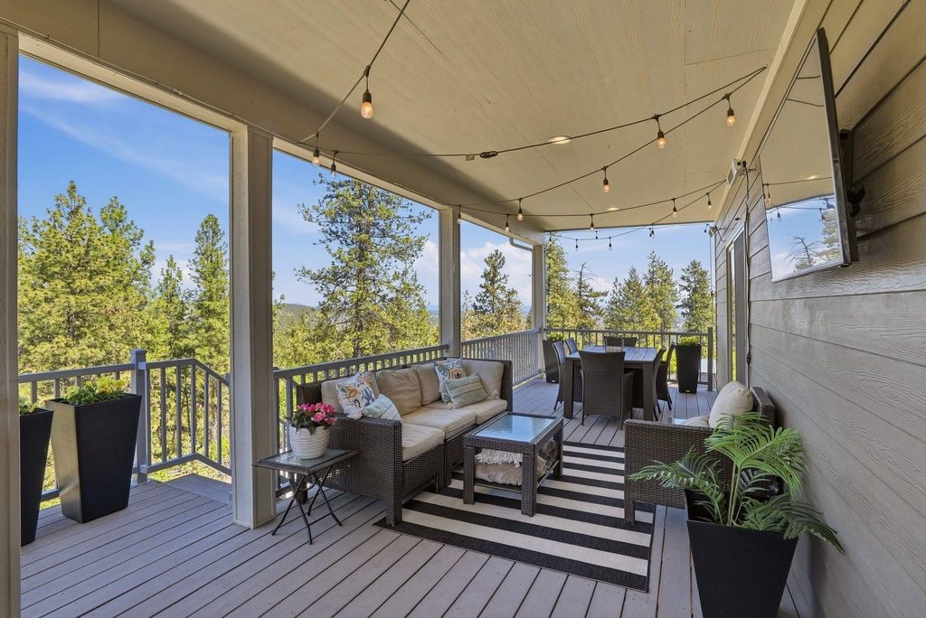 Photo of 10503 N Alberta Cir, Spokane, WA 99208 (MLS # 202616380)