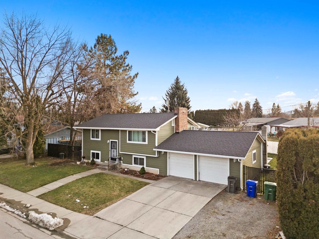 Photo of 15212 E Mission Ave, Spokane Valley, WA 99037 (MLS # 202610848)