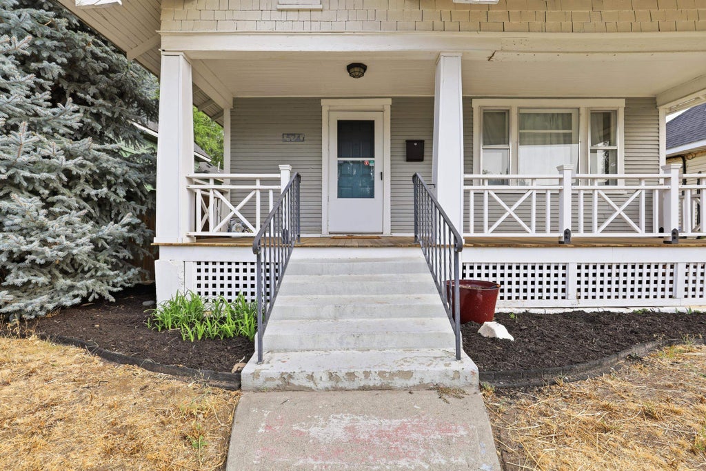 Photo of 524 W Mansfield Ave, Spokane, ID 99205 (MLS # 202623651)