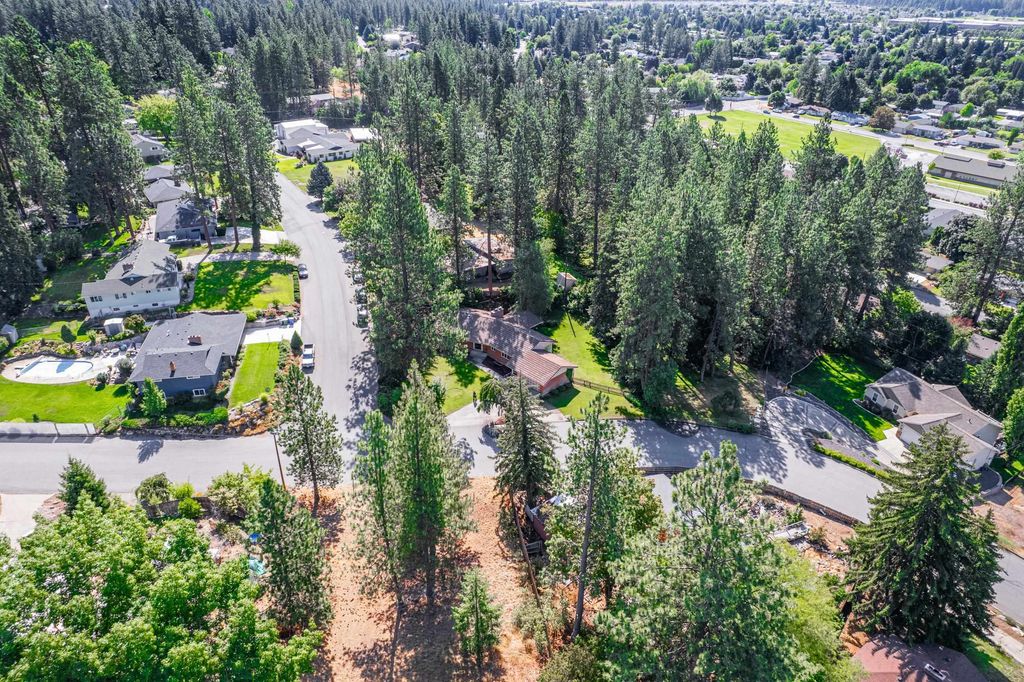 Photo of 0 S Whipple Rd, Spokane Valley, WA 99206 (MLS # 202525564)