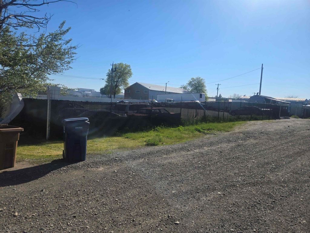 Photo of 2726 E PROVIDENCE Ave, Spokane, WA 99207 (MLS # 202616437)