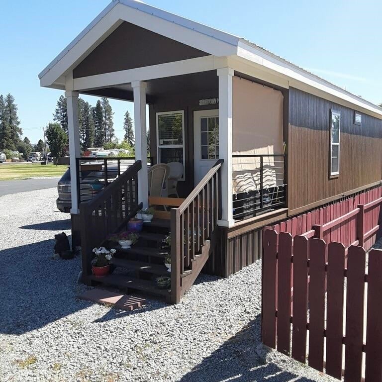 Photo of 21 Explorer Ln, Usk, WA 99180 (MLS # 202622107)