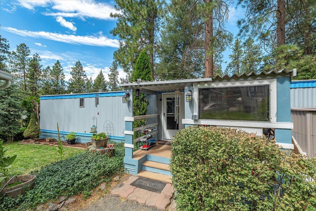 Photo of 8900 S Mullen Hill Rd, Spokane, WA 99224 (MLS # 202622082)