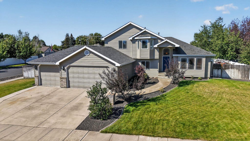 Photo of 8103 N Nathan Ct, Spokane, WA 99208 (MLS # 202623630)