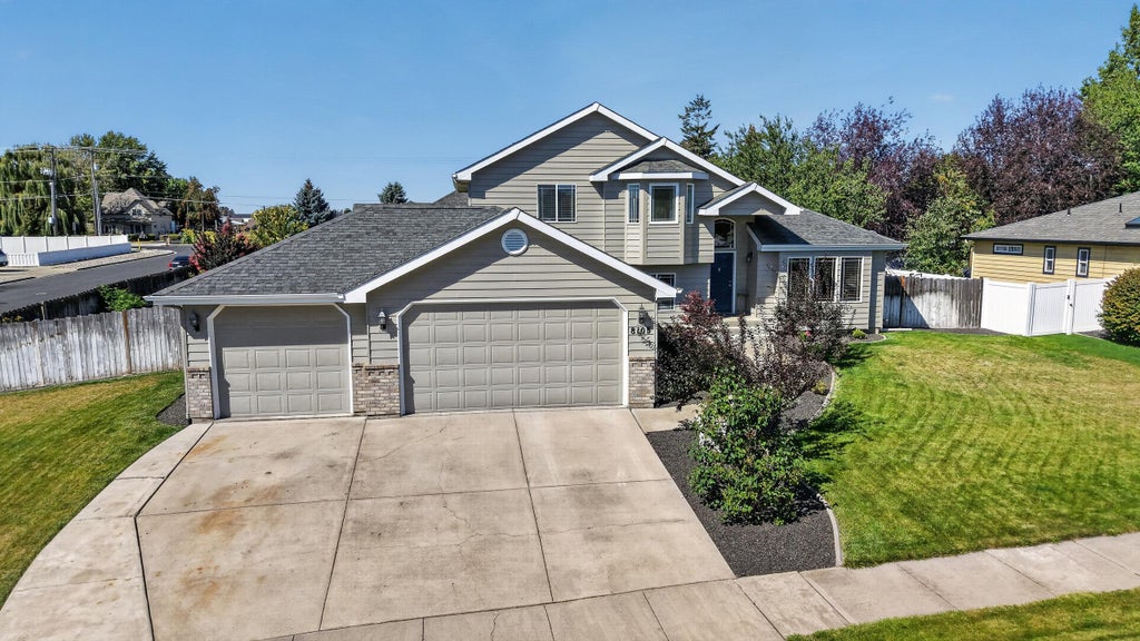 Photo of 8103 N Nathan Ct, Spokane, WA 99208 (MLS # 202623630)