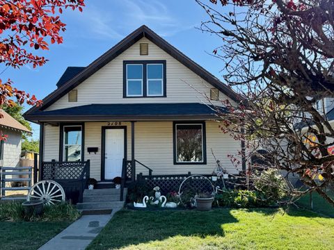Photo of 2708 E NORA Ave, Spokane, WA 99207 (MLS # 202614435)