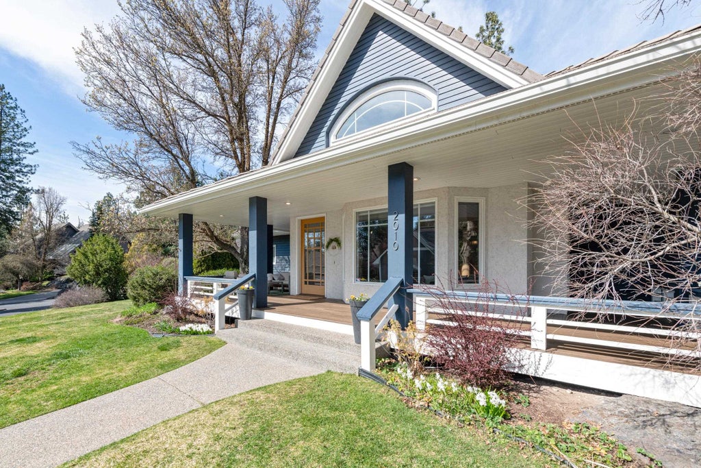 Photo of 2010 E OVERBLUFF Ct, Spokane, WA 99203 (MLS # 202623588)