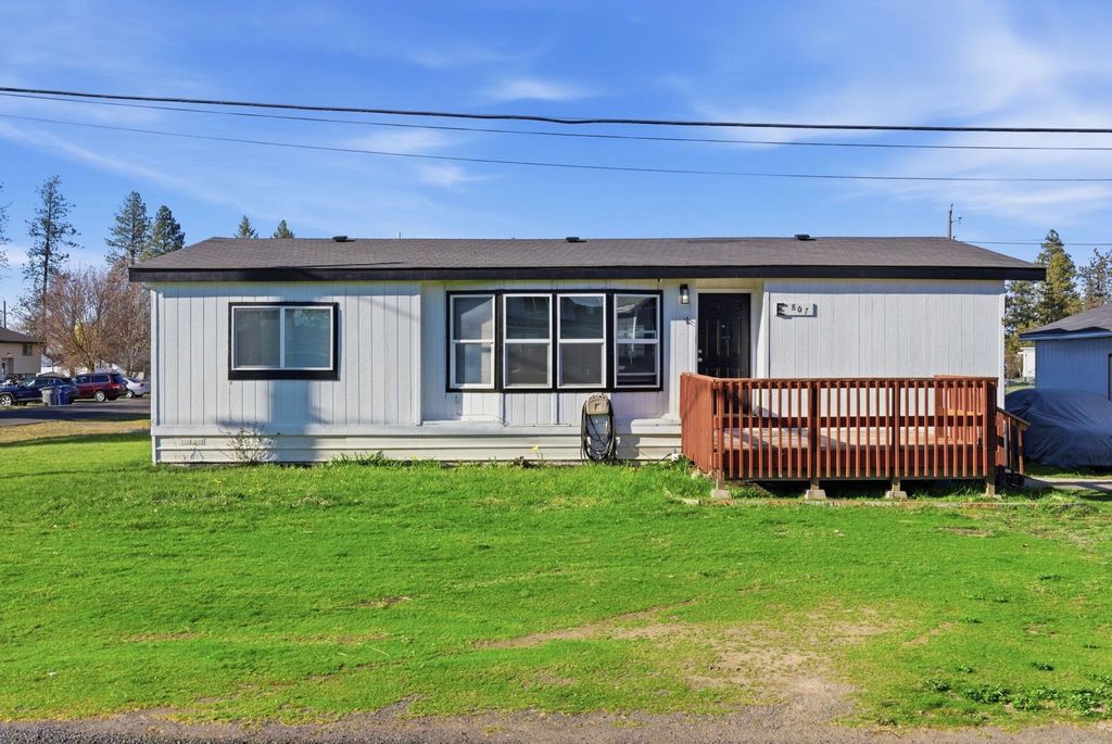 Photo of 807 E E Ladd St St, Medical Lake, WA 99022 (MLS # 202616460)