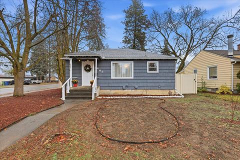 Photo of 1403 E Thurston Ave, Spokane, WA 99203 (MLS # 202527690)