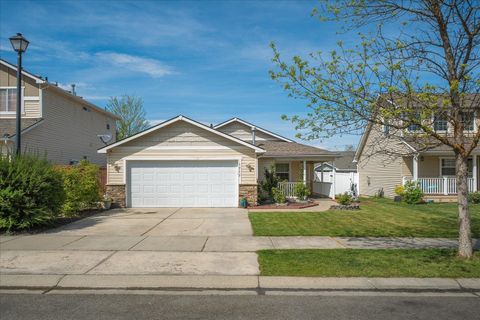 Photo of 1515 E Beacon Ln, Spokane, WA 99217 (MLS # 202616689)