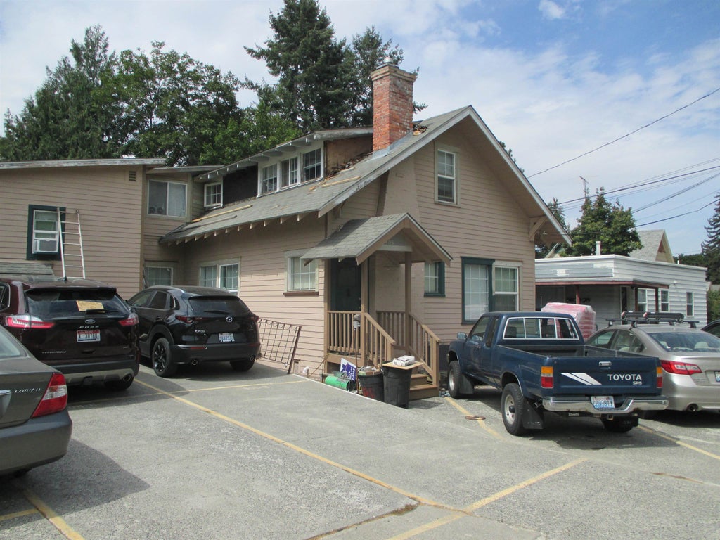 Photo of 905 NE Lake St, Pullman, WA 99163 (MLS # 202624360)