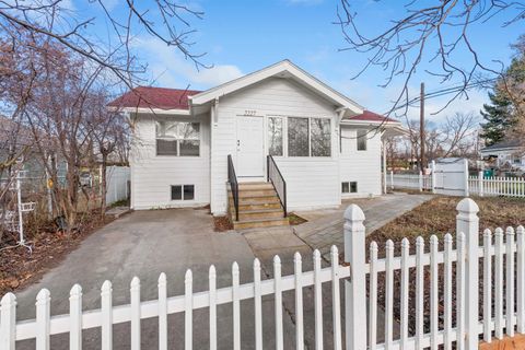 Photo of 2227 E 4th Ave, Spokane, WA 99202 (MLS # 202614563)