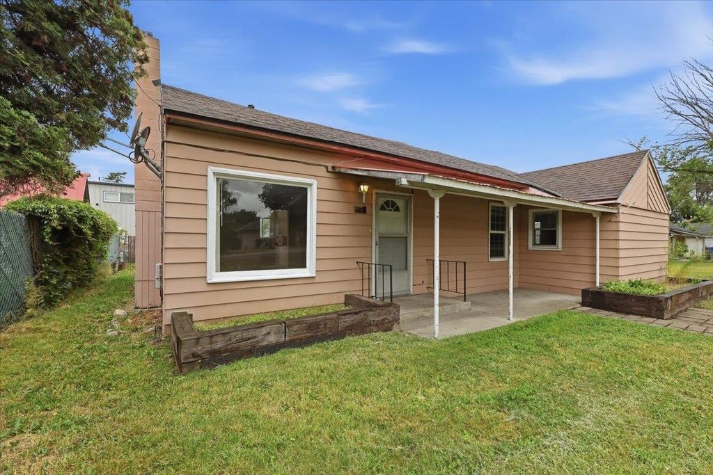 Photo of 19 N Conklin Rd, Spokane Valley, WA 99037 (MLS # 202619152)