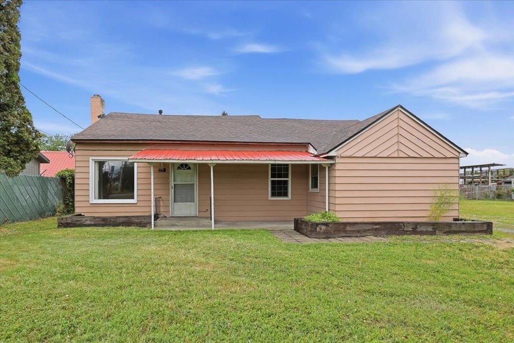 Photo of 19 N Conklin Rd, Spokane Valley, WA 99037 (MLS # 202619152)