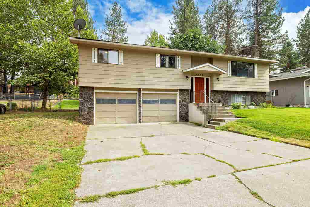 Photo of 8524 N Hill N Dale St, Spokane, WA 99208 (MLS # 202622973)