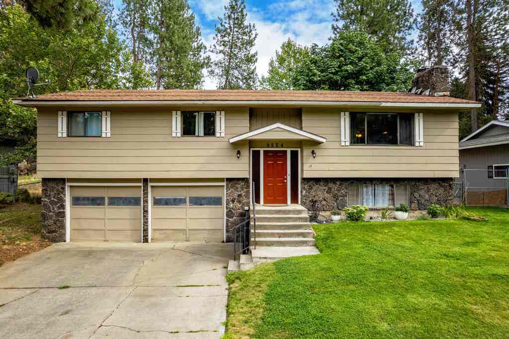 Photo of 8524 N Hill N Dale St, Spokane, WA 99208 (MLS # 202622973)