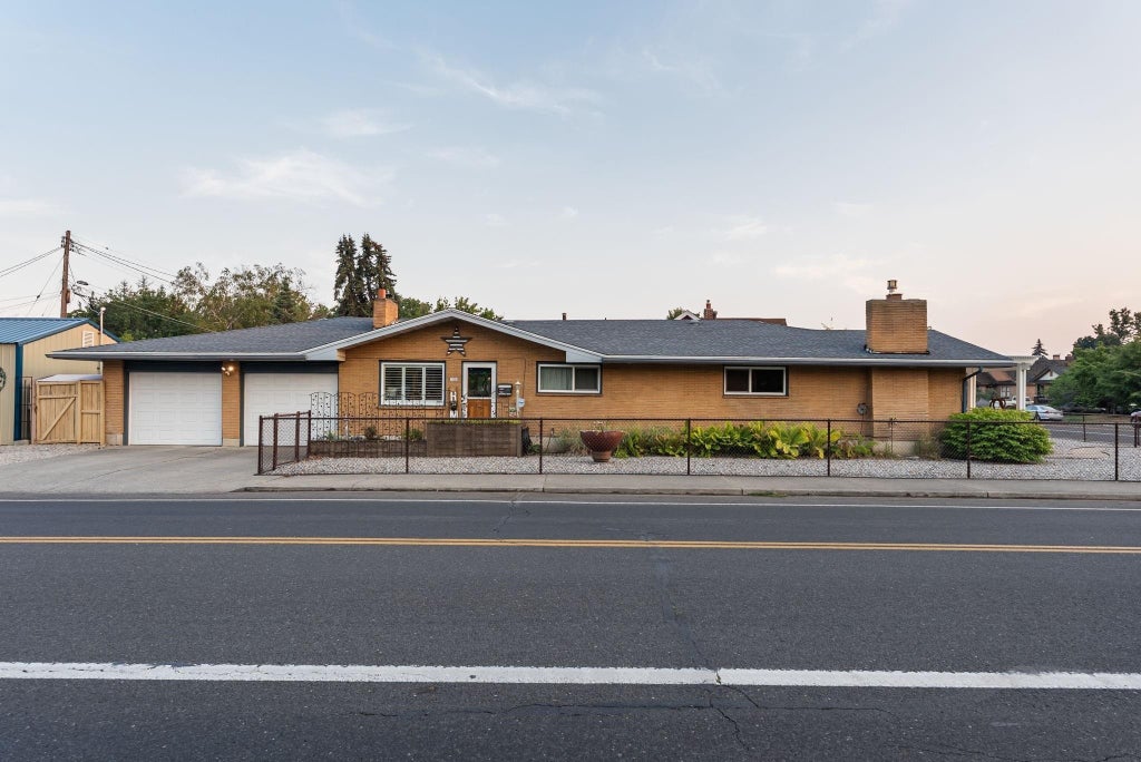 Photo of 531 W Buckeye Ave, Spokane, WA 99205 (MLS # 202623400)