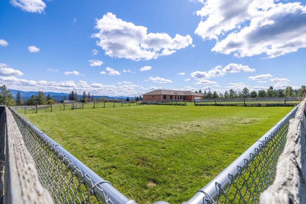 Photo of 25110 N Aspen Grove Ln, Colbert, WA 99005 (MLS # 202615714)