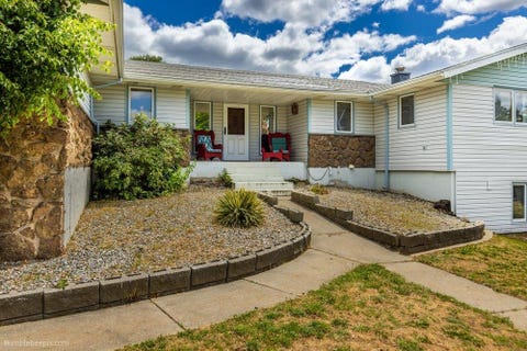 Photo of 2105 W Borden Rd, Spokane, WA 99224 (MLS # 202618850)