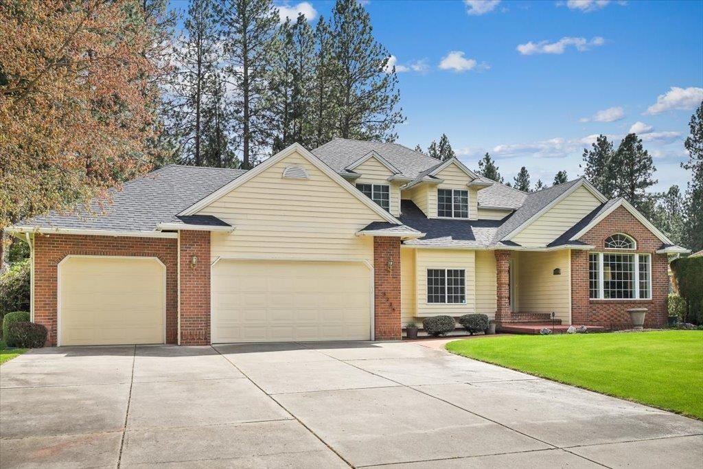 Photo of 5226 E Vulcan Ct, Mead, WA 99021 (MLS # 202616373)