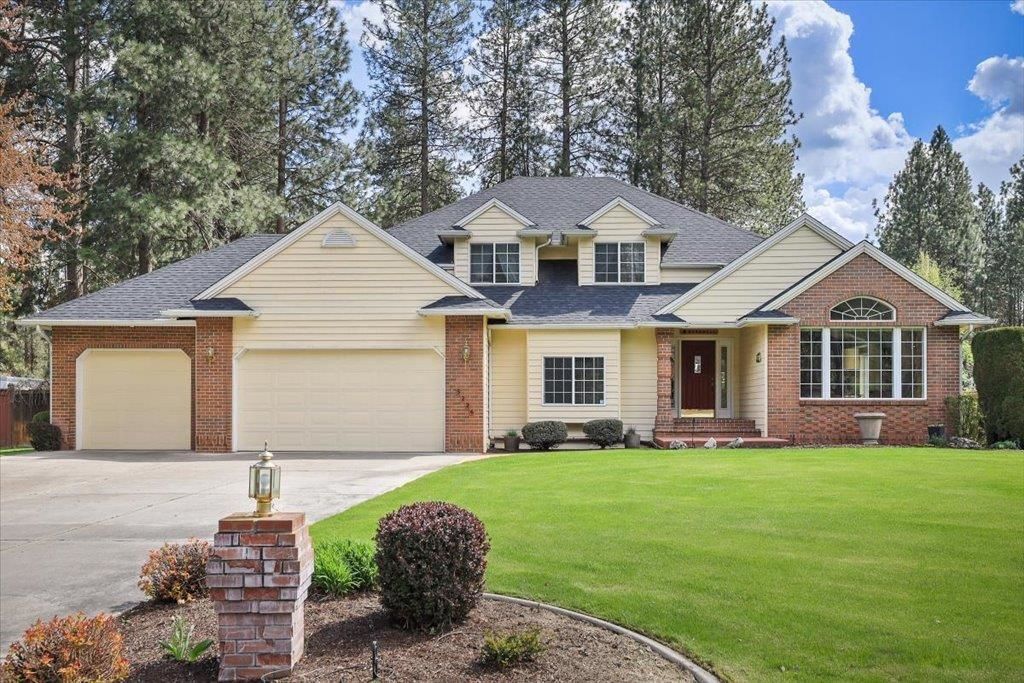 Photo of 5226 E Vulcan Ct, Mead, WA 99021 (MLS # 202616373)