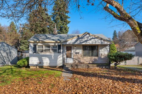 Photo of 6112 N Driscoll Blvd, Spokane, WA 99205 (MLS # 202527035)