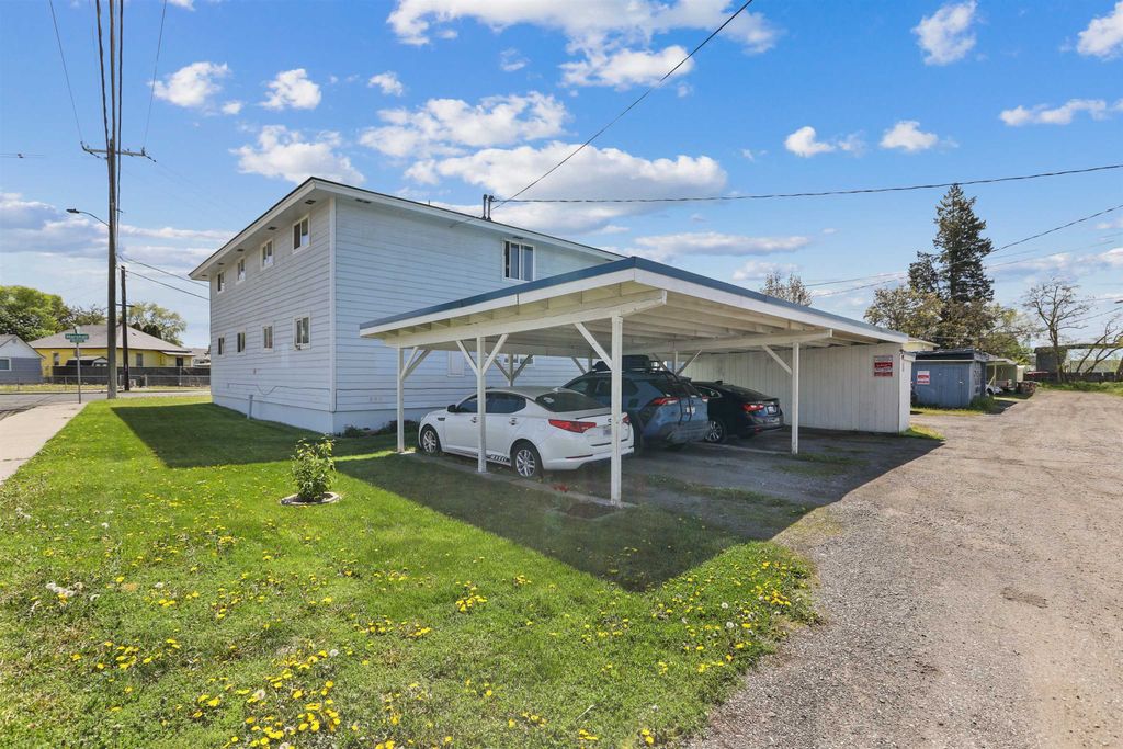 Photo of 1847 E Marshall Ave, Spokane, WA 99207 (MLS # 202616563)