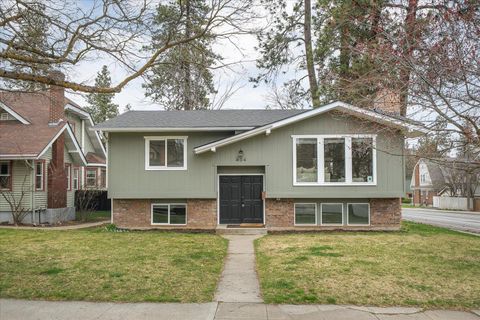 Photo of 404 W 26th Ave, Spokane, WA 99203 (MLS # 202614068)