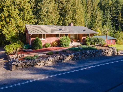 Single Family Residence in Mead WA 23407 Mt Spokane Park Dr 1.jpg