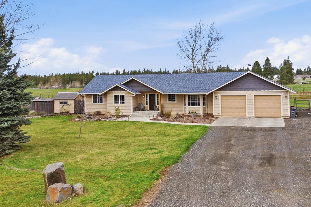 Photo of 3916 W Dakin Ln, Cheney, WA 99004 (MLS # 202615718)