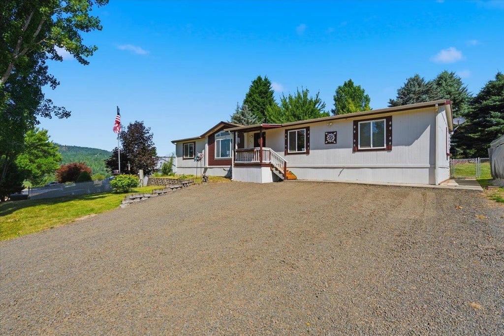 Photo of 62 Sunny Rd, St Maries, ID 83861 (MLS # 202620648)