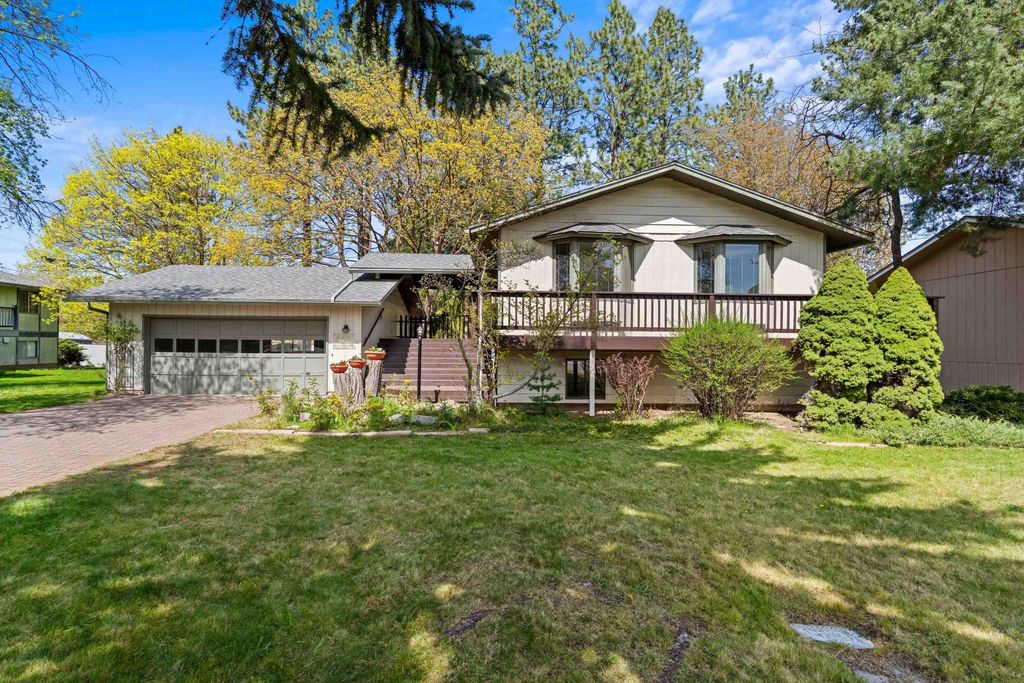 Photo of 12311 E Skyview Ave, Spokane Valley, WA 99216 (MLS # 202615873)