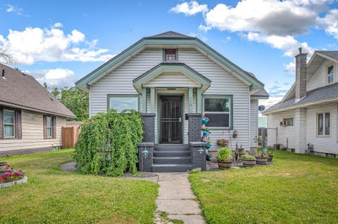 Photo of 714 E Montgomery Ave, Spokane, WA 99207 (MLS # 202619112)