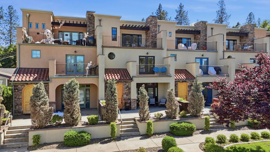 Photo of 314 E 10th Ave, Spokane, WA 99202 (MLS # 202619200)