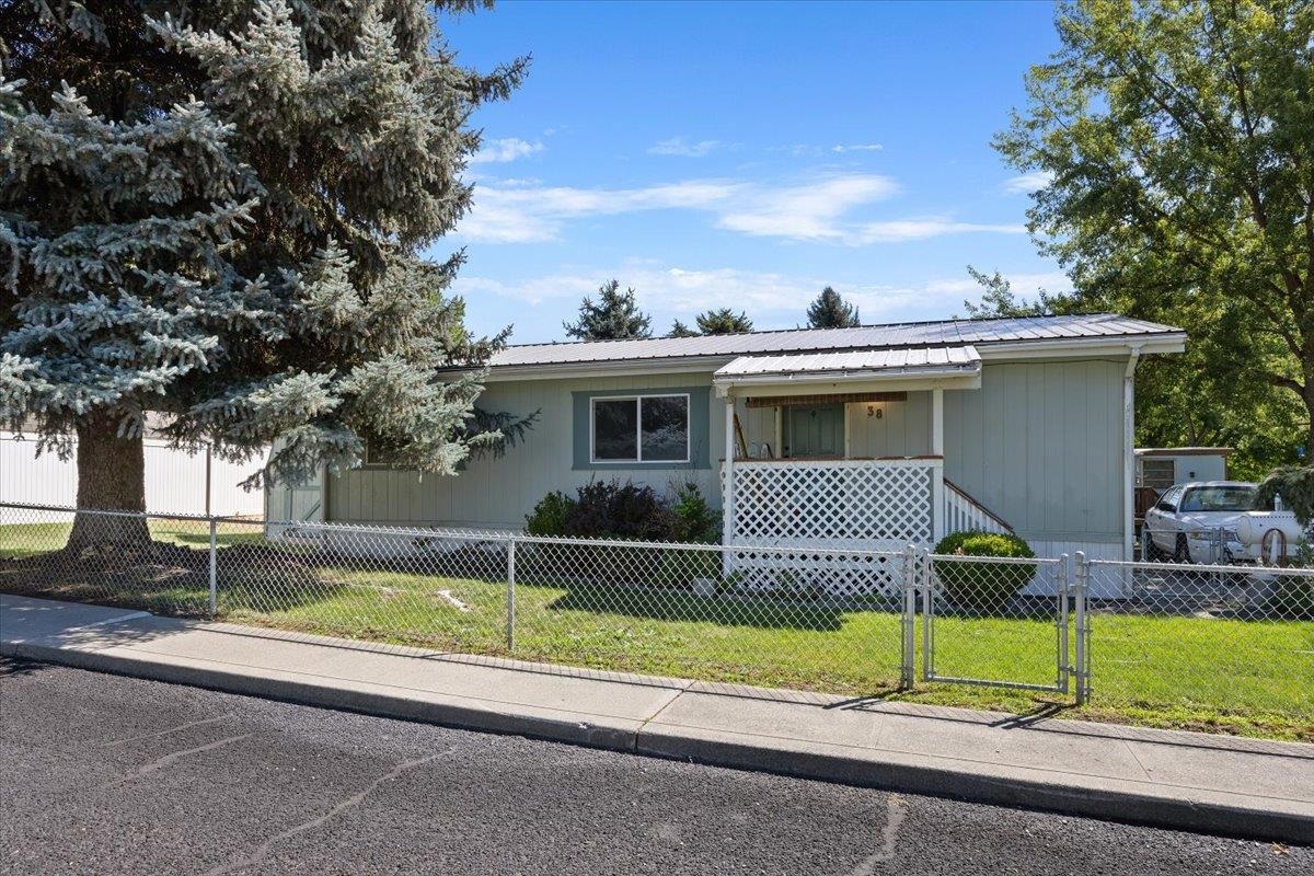 View Chattaroy, WA 99003 mobile home